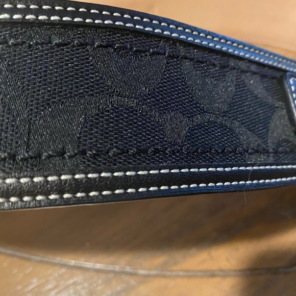 Coach 90013 2” black signature belt with brass horse bit closure, size M - Picture 3 of 3